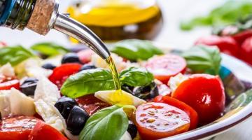 Η μεσογειακή διατροφή μειώνει τον κίνδυνο καρκίνου του μαστού